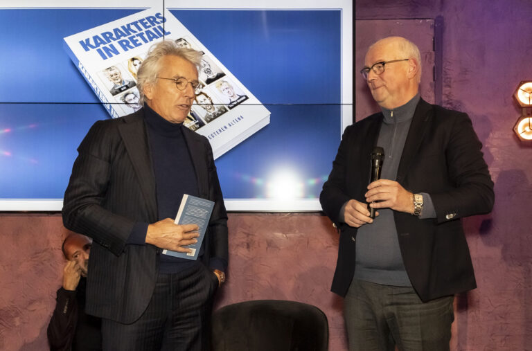 Nederland , Doorn , Driebergsestraatweg 11.21 november 2024 11112024.21 november lancering Karakters in Retail: een boek vol inspirerende verhalen van grote namen in de Nederlandse mode en lifestyle retail

Een College Tour bij TMO! Maak kennis met een aantal van de hoofdpersonen uit het boek Karakters in Retail.
Gedurende een talkshow waarin Yvo van Regteren Altena in gesprek gaat met o.a. Ronald Kahn en het publiek, wordt het boek gelanceerd.
INretail en TMO nodigen je uit om erbij te zijn. We sluiten af met een hapje, drankje en boeksigneersessies door Yvo van Regteren Altena en de aanwezige karakters.
Foto Amaury Miller
